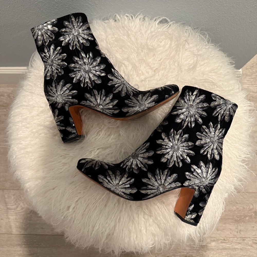 MARC FISHER • Black Silver Sequin Boot